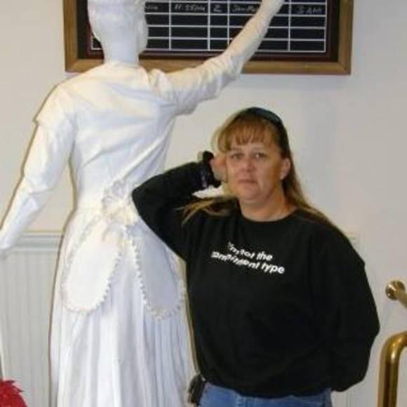 Meet your Posher, Stephanie - Picture 1 of 1